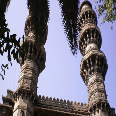 Jhulta Minar Travel